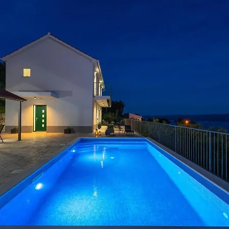 Seaview Roko Willa Sumpetar