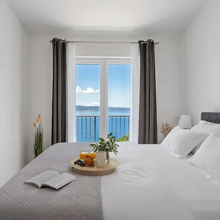 Willa Seaview Roko
