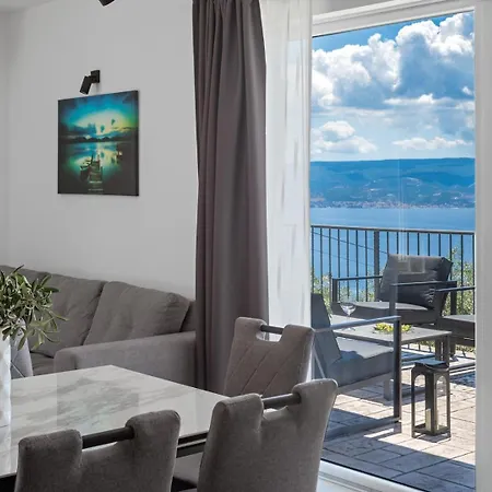 Willa Seaview Roko