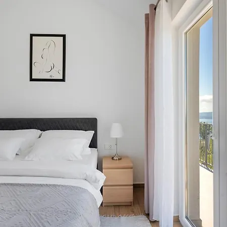 Seaview Roko Villa *