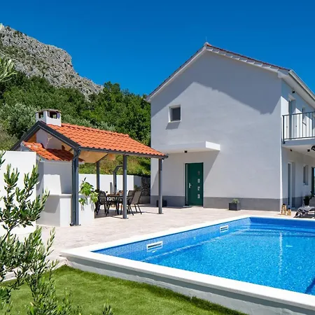 Seaview Roko Villa